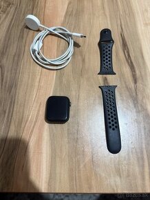 Predám Apple Watch 4 44mm Malé známky opotrebovania