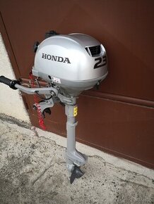 lodny zavesný motor Honda 2,3 HP štvortakt r.v.2022