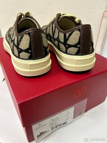 Predam original damske tenisky VALENTINO,