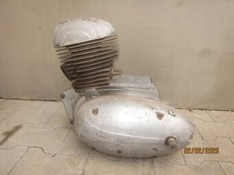 Jawa 250 panelka typ 559 motor