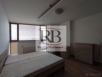 Priestranný 3-izbový apartmán vo Vienna Gate v blízkosti ŽST