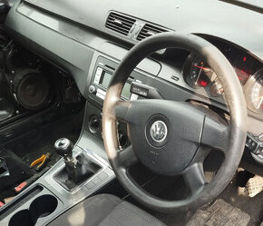 predam diely na passat b6 , 1.9 tdi 77kw naraznik, sklo