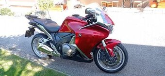 Honda VFR 1200f - 1