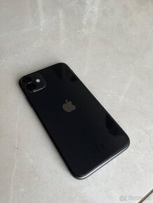 iPhone 11  Black 64GB Apple