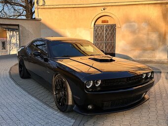 Dodge Challenger Hemi/shaker - 1