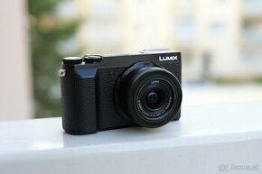 Panasonic Lumix GX80 + Lumix 12-32mm