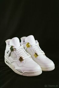 Air Jordan 4 Metallic Gold