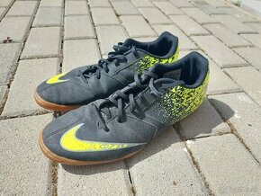 Halovky Nike veľ. 45