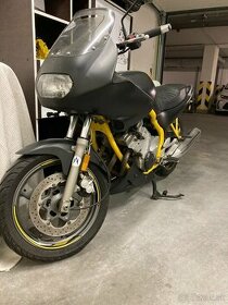 Yamaha XJ600S - 1