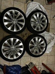 VW INTERLAGOS 235/40 R18 - 1