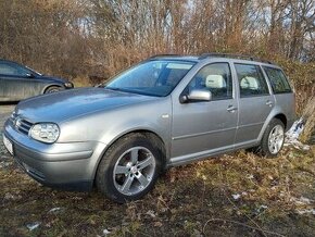 Predám VW Golf 4 variant 1,6i, 77kw  2003 vo výbave pacific