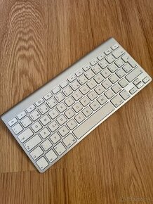 Apple Bluetooth Wireless Keyboard Slovenský layout - 1