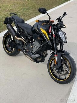 KTM 890 DUKE