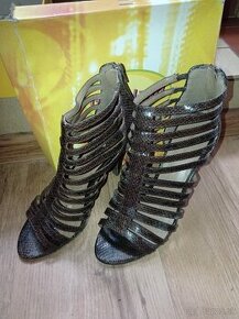 Pásikavé topánky tigrovane hnedé
