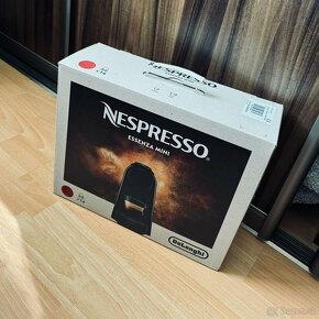 NESPRESSO De'Longhi Essenza Mini Červená EN85.R. - 1