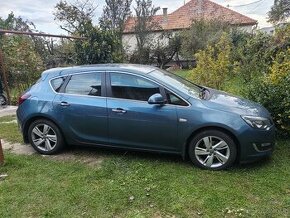 Predám Opel Astra J