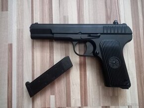 TT-33 Tokarev, kovová replika pištole