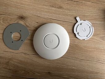 UBIQUITI U6-Lite