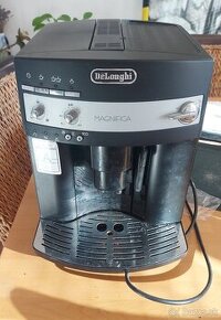 Darujem kávovar DeLonghi