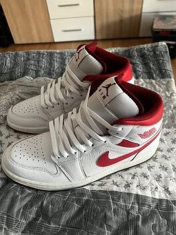 Air Jordan 1 MID SE White Dune Red