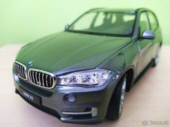 Predám tento Kovový model. BMW X5 strieborná farba v mierke - 1