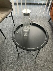 Železný stolík