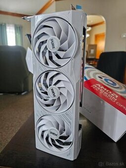 AMD Radeon Sapphire Pure RX 7900 GRE - 1