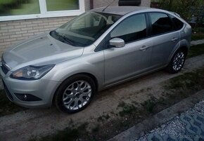 FORD FOCUS 1.6 BENZIN