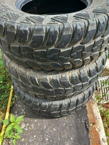 Teréne pneu Kumho 265/75 R16