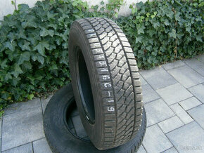 Predám 2x zimné pneu Bridgestone 205/75 R16C 110/108R - 1