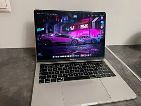 Apple MacBook pro 2019 i5 8Gb ram