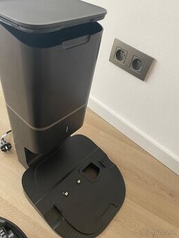 Roboticky vysavac iRobot