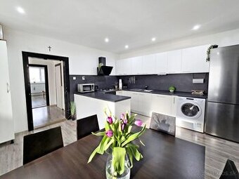 4-izb Dom 227m² s garážou a 18 ár pozemkom / Družstevná p.H.