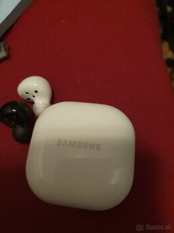 predám puzdro samsung galaxi buds 2 +2 sluchadla