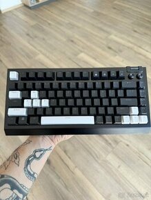 Razer BlackWidow V4 75 %, top stav, náhradne KeyCaps - 1