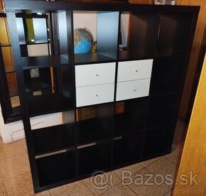 EXPEDIT 4 x 4, z IKEA, (terajší Kallax)