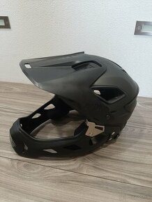 Predám prilbu  Uwex chin guard