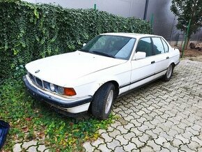 BMW 750i, e32