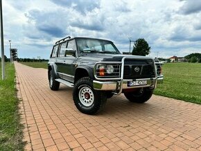 Nissan Patrol 4,2 benzin automat