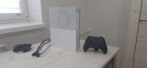 Xbox One S 1TB + Series X/S Ovládač