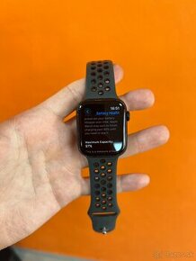 Apple Watch SE 2022 - Grey