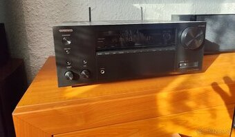 Onkyo TX-NR555