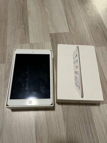 Tablet Apple iPad Mini - výborný stav