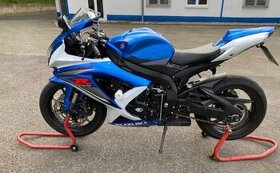 Suzuki Gsxr 600 2010 na náhradní díly