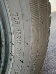 225/55 r19