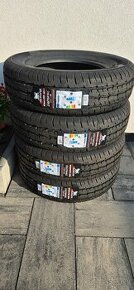 Predám zimne zatazove 215/75r16C 113/111 4ks. - 1