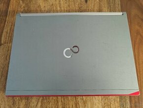 Notebook Fujitsu Siemens Lifebook E734