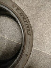 235/40 R19 zimné Michelin - 1