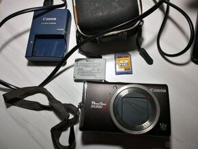 Canon PowerShot SX200 is