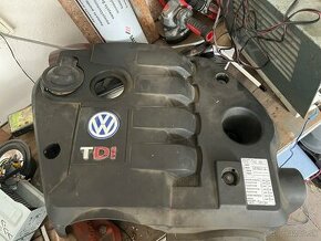 Kryt motora Passat b5.5 - 1